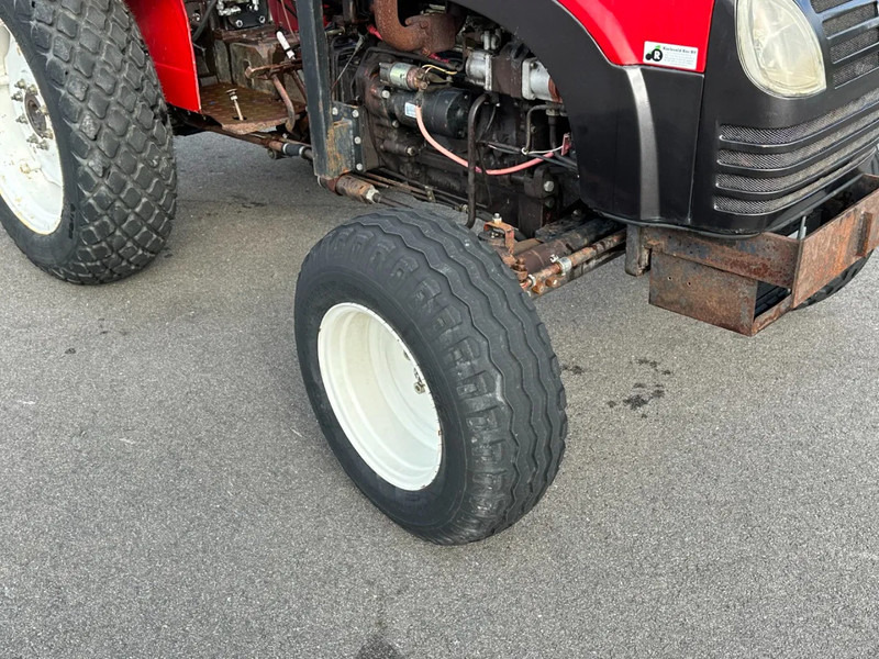 YTO 400 2-wd - Трактор: фото 4 YTO 400 2-wd - Трактор: фото 4