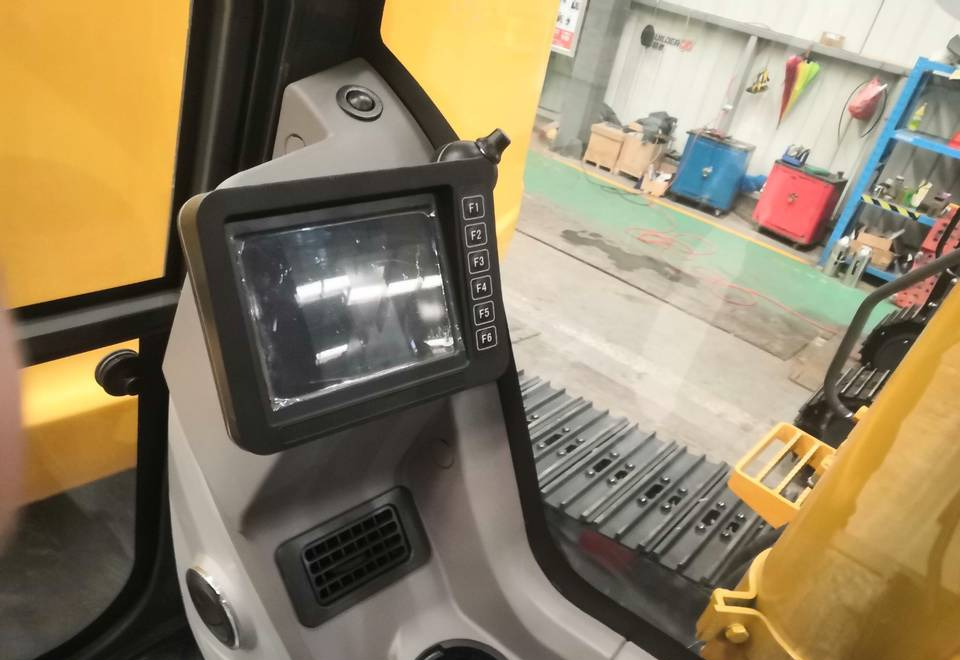 NEW MAXUS 13 Ton Crawler Excavator Warranty up to 10 YEARS НОВА Копарка гусенична MAXUS 13 тонн Гарантія до 10 РОКІВ NOWA Koparka gąsienicowa MAXUS 13 ton Gwarancja do 10 LAT - Гусеничный экскаватор: фото 4 NEW MAXUS 13 Ton Crawler Excavator Warranty up to 10 YEARS НОВА Копарка гусенична MAXUS 13 тонн Гарантія до 10 РОКІВ NOWA Koparka gąsienicowa MAXUS 13 ton Gwarancja do 10 LAT - Гусеничный экскаватор: фото 4