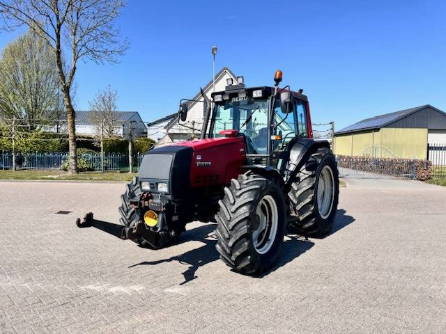 Valtra 6400, Luchtremmen, Fronthef, Frontaftakas - Трактор: фото 4 Valtra 6400, Luchtremmen, Fronthef, Frontaftakas - Трактор: фото 4