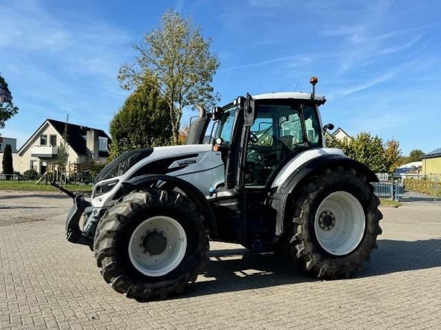 Valtra T214 Versu - Трактор: фото 3 Valtra T214 Versu - Трактор: фото 3