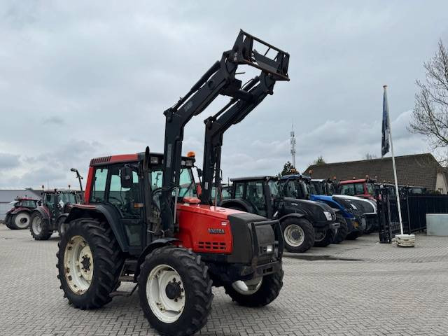 Valtra Valmet 6650 Hitech, voorlader, vloeistofkoppeling - Трактор: фото 2 Valtra Valmet 6650 Hitech, voorlader, vloeistofkoppeling - Трактор: фото 2