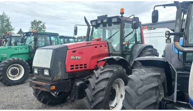 Valtra Valmet 8450, Voorasvering! - Трактор: фото 4 Valtra Valmet 8450, Voorasvering! - Трактор: фото 4