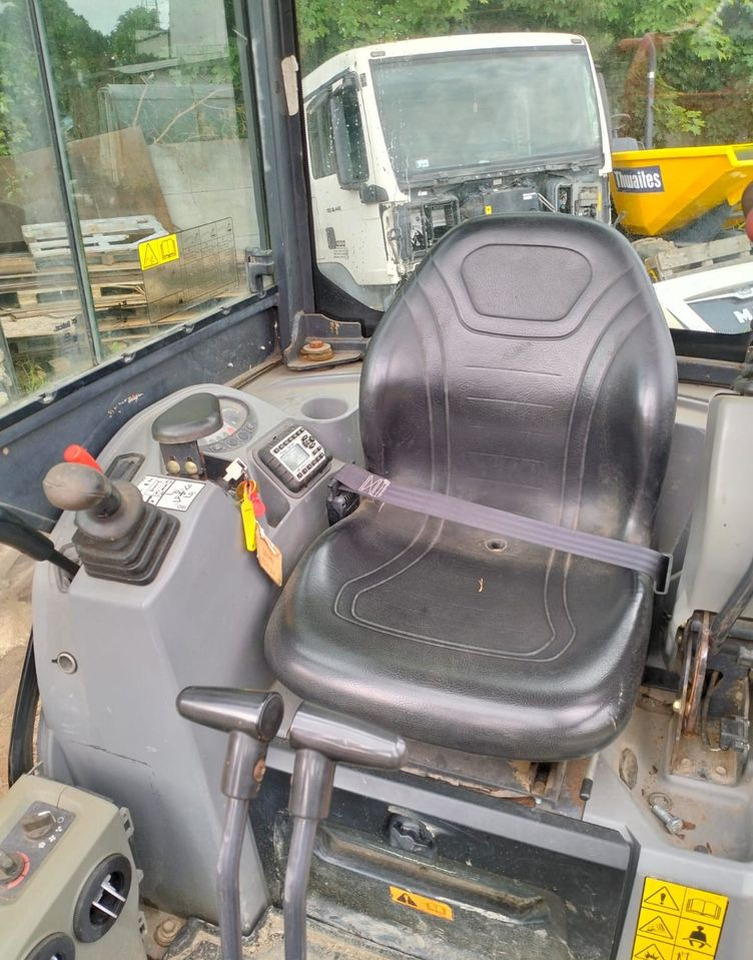 Doosan DX19 - Гусеничный экскаватор: фото 4 Doosan DX19 - Гусеничный экскаватор: фото 4