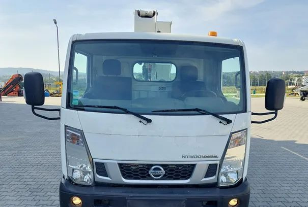 Nissan NT 400 CABSTAR podnośnik koszowy ISOLI PNT 210 JD4 - Грузовик с подъемником: фото 4 Nissan NT 400 CABSTAR podnośnik koszowy ISOLI PNT 210 JD4 - Грузовик с подъемником: фото 4
