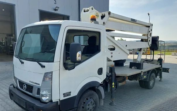 Nissan NT 400 CABSTAR podnośnik koszowy ISOLI PNT 210 JD4 - Грузовик с подъемником: фото 1 Nissan NT 400 CABSTAR podnośnik koszowy ISOLI PNT 210 JD4 - Грузовик с подъемником: фото 1