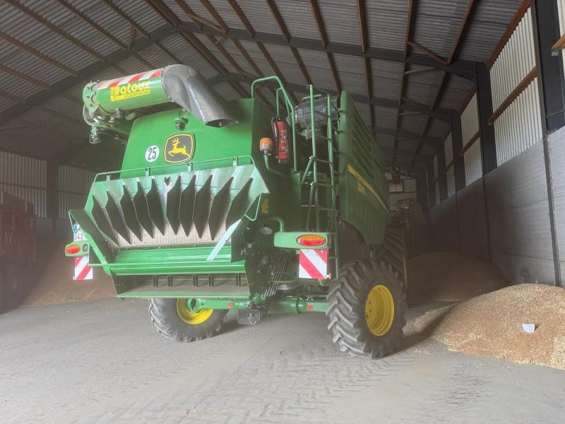JOHN DEERE T660 - Зерноуборочный комбайн: фото 2 JOHN DEERE T660 - Зерноуборочный комбайн: фото 2