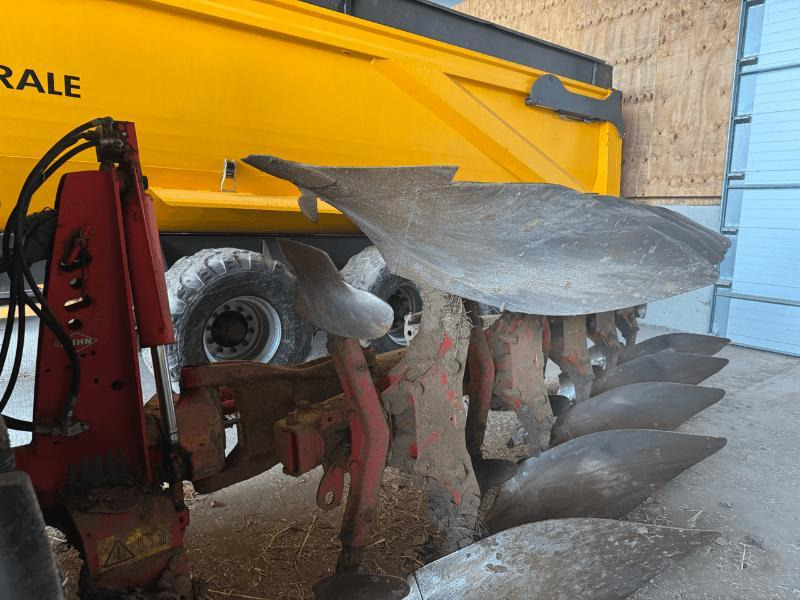 KUHN MULTIMASTER 122 - Плуг: фото 1 KUHN MULTIMASTER 122 - Плуг: фото 1