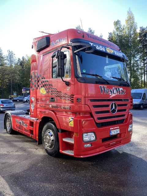 Mercedes-Benz 1832 Mega Space Cabin CLEAN - Тягач: фото 2 Mercedes-Benz 1832 Mega Space Cabin CLEAN - Тягач: фото 2