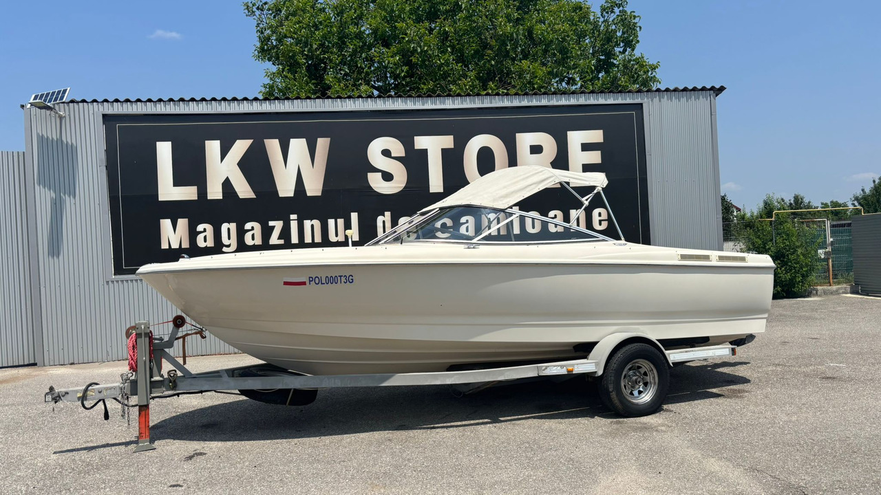 Bayliner 2150 Capri Classic 5.0L Bowrider - Другая техника: фото 1 Bayliner 2150 Capri Classic 5.0L Bowrider - Другая техника: фото 1