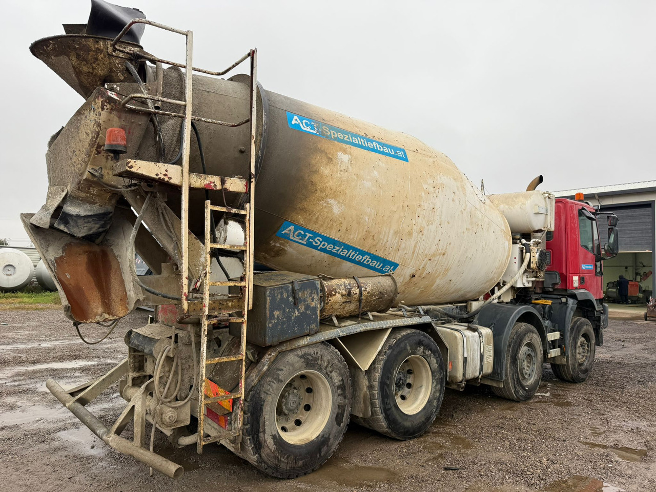 IVECO EUROTRAKKER CONCRETE MIXER - Автобетоносмеситель: фото 3 IVECO EUROTRAKKER CONCRETE MIXER - Автобетоносмеситель: фото 3