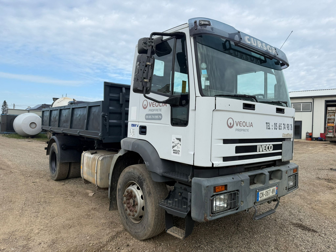 IVECO EUROTRAKKER TIPPER - Самосвал: фото 1 IVECO EUROTRAKKER TIPPER - Самосвал: фото 1