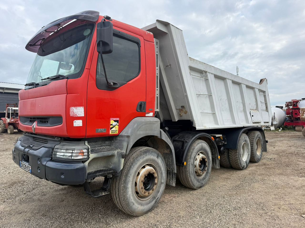 RENAULT KERAX TIPPER - Самосвал: фото 2 RENAULT KERAX TIPPER - Самосвал: фото 2