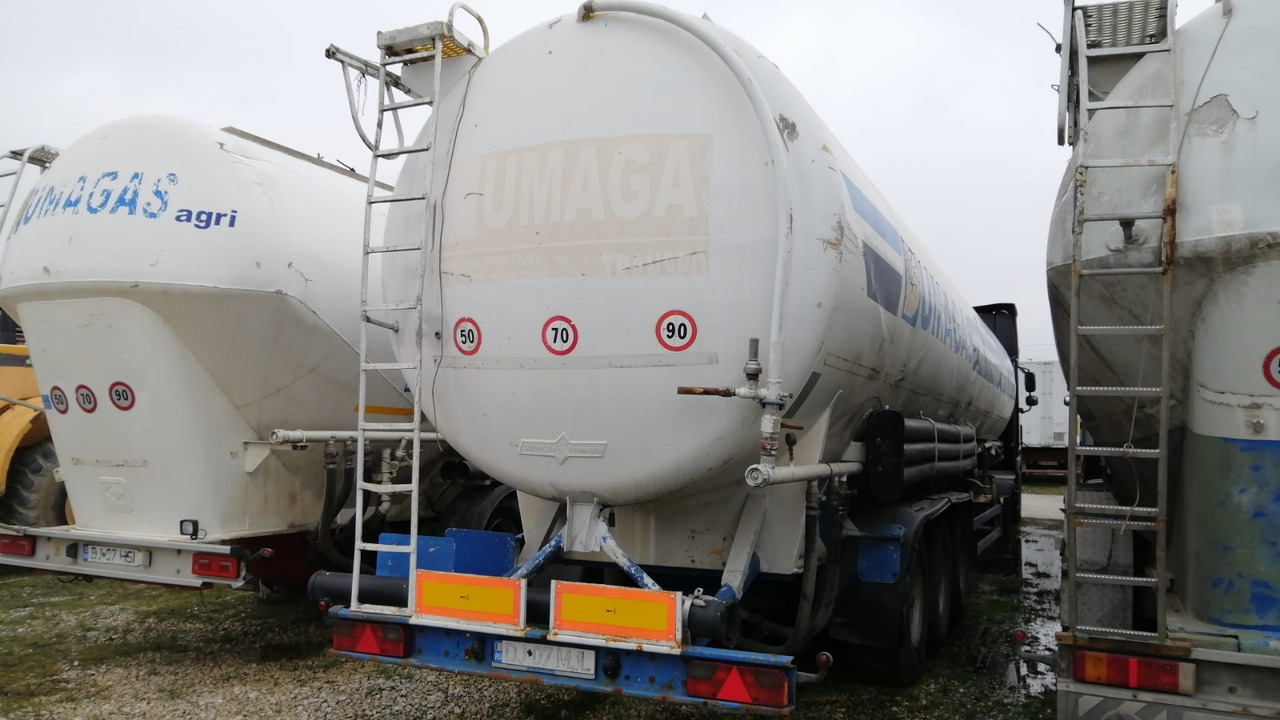 SPITZER Tank/Silo 57,000 l 4 Compartments for Powders/Feed/Water//Liquid Fertilizer/etc. - Полуприцеп цистерна для сыпучих грузов: фото 3 SPITZER Tank/Silo 57,000 l 4 Compartments for Powders/Feed/Water//Liquid Fertilizer/etc. - Полуприцеп цистерна для сыпучих грузов: фото 3
