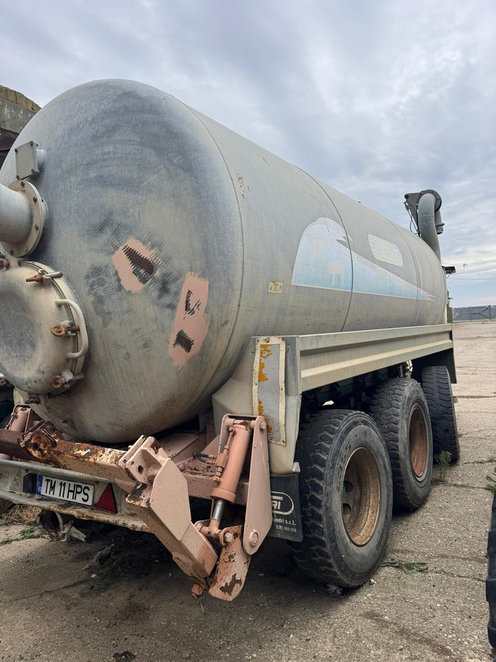 Sandri Manure spreading tank - Цистерна для жидкого навоза: фото 1 Sandri Manure spreading tank - Цистерна для жидкого навоза: фото 1