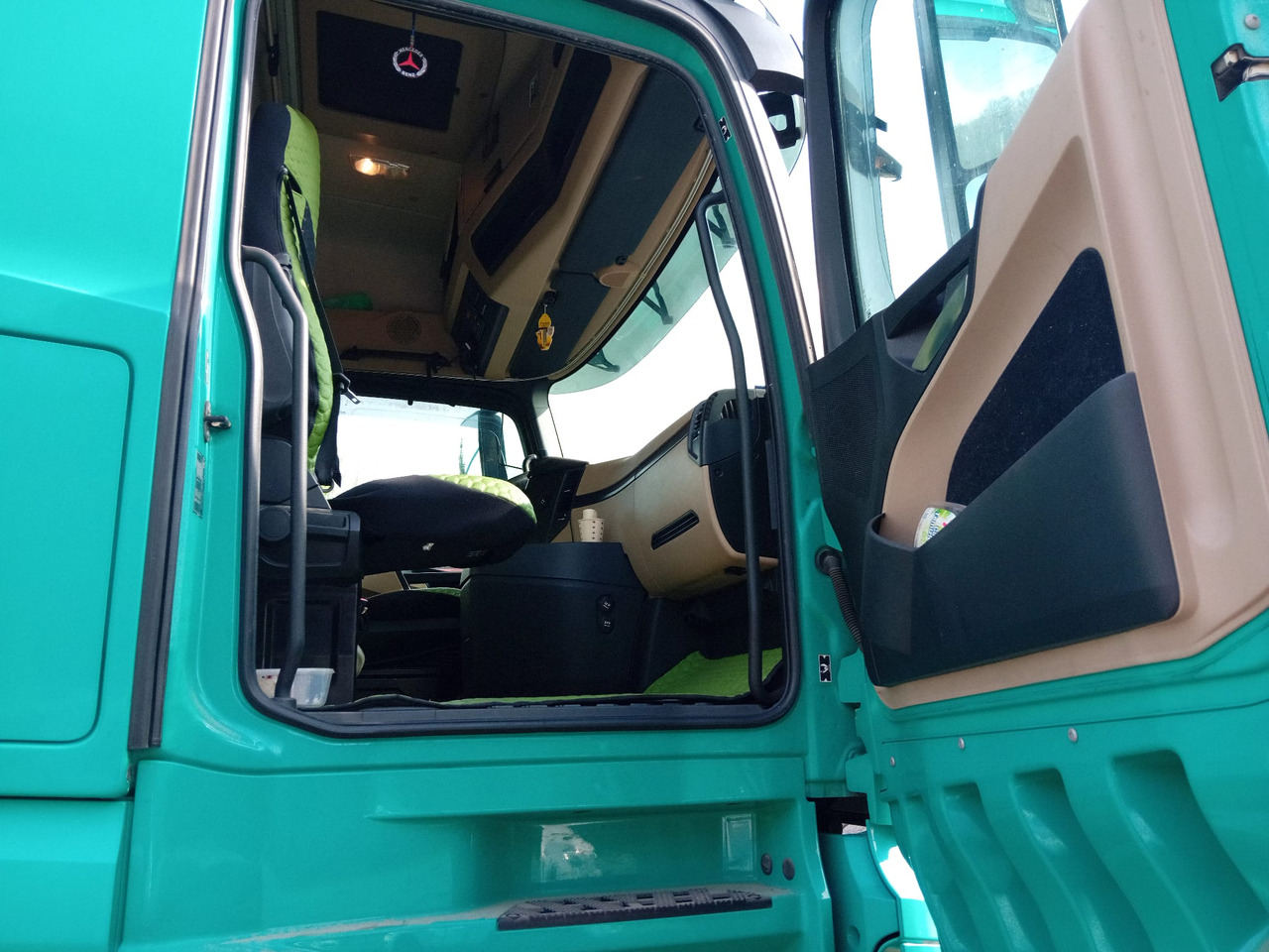 Тягач Mercedes-Benz Actros 18.45: фото 10