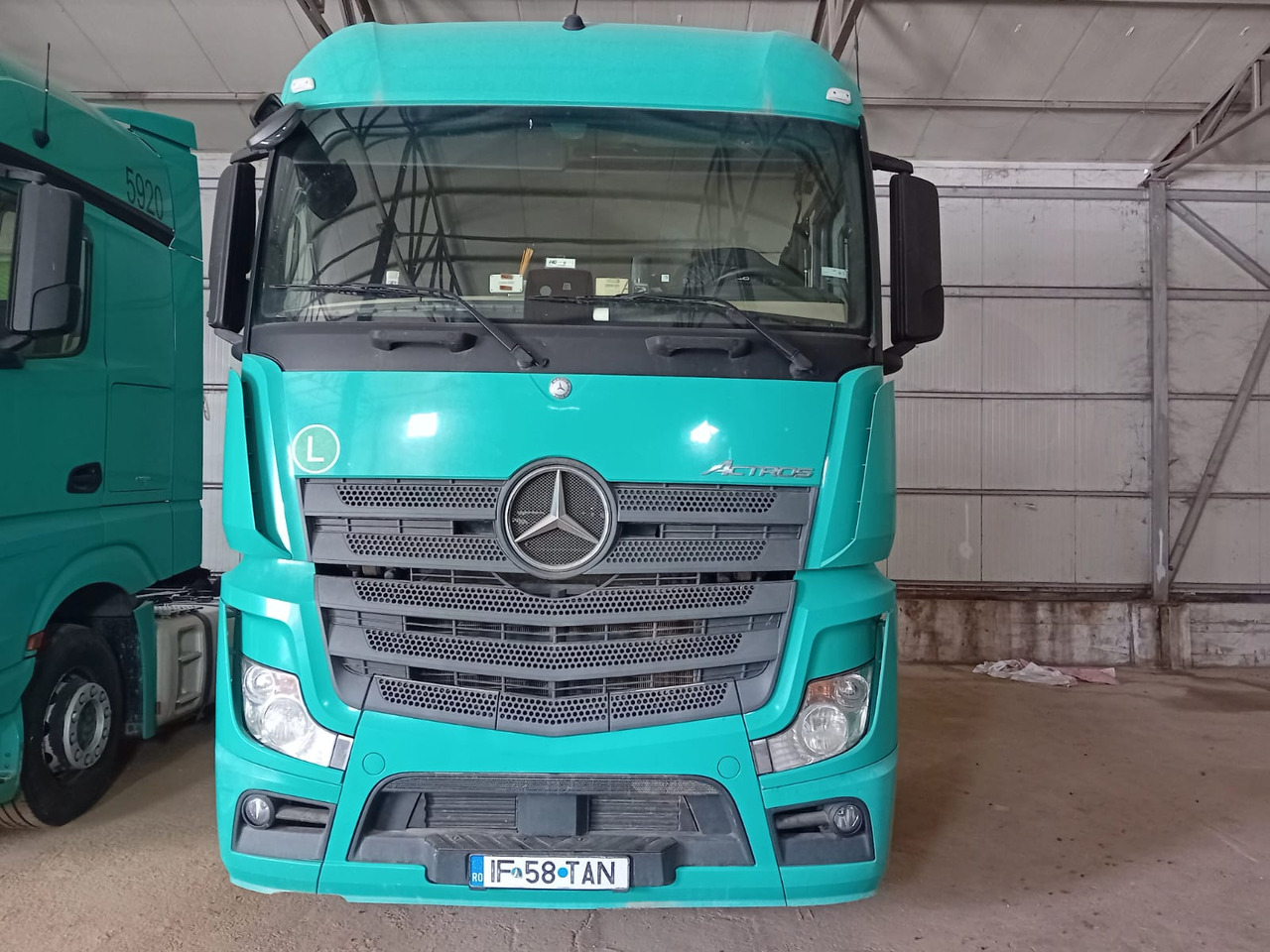 Mercedes-Benz Actros 18.45 - Тягач: фото 3 Mercedes-Benz Actros 18.45 - Тягач: фото 3