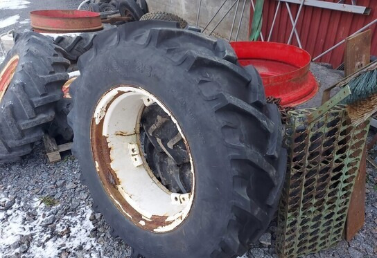 14.9R28 rengas - Valtra - Шина для Тракторов: фото 1 14.9R28 rengas - Valtra - Шина для Тракторов: фото 1