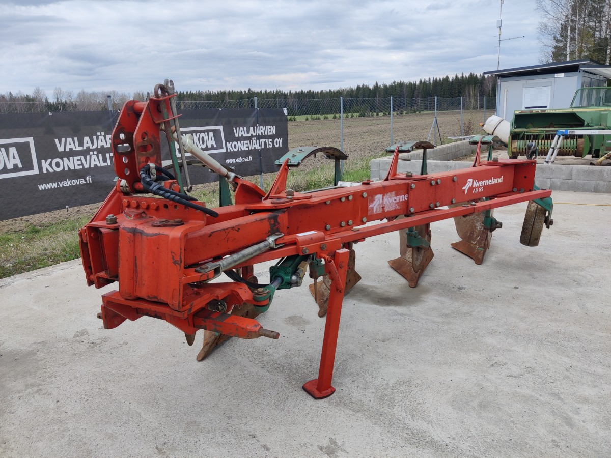 KVERNELAND AB85 4-siipinen sarka-aura - Плуг: фото 2 KVERNELAND AB85 4-siipinen sarka-aura - Плуг: фото 2