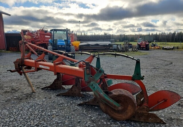 Kverneland A8 sarka-aura 4-siipinen - Плуг: фото 3 Kverneland A8 sarka-aura 4-siipinen - Плуг: фото 3