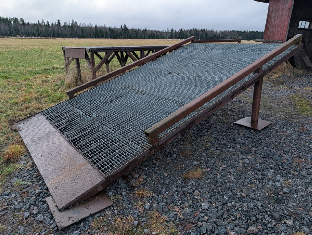 Lastausramppi 12m, leveys 300 cm - Погрузочная рампа: фото 5 Lastausramppi 12m, leveys 300 cm - Погрузочная рампа: фото 5