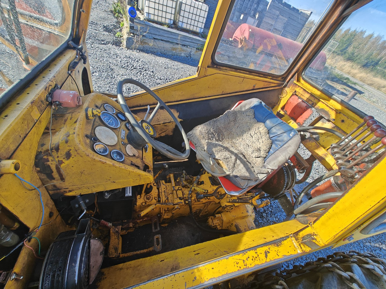 Трактор MASSEY FERGUSON 50R Kärppä - Metsätraktoripaketti: фото 17