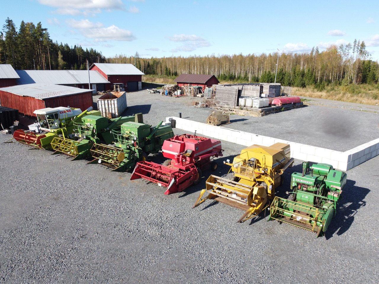 Puimureita / Combine harvesters 6kpl / 6pcs - Claas, John Deere, Massey Ferguson... - Зерноуборочный комбайн: фото 2 Puimureita / Combine harvesters 6kpl / 6pcs - Claas, John Deere, Massey Ferguson... - Зерноуборочный комбайн: фото 2