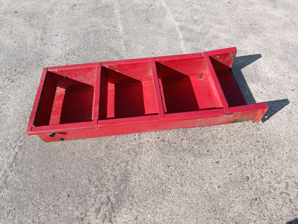 Sampo 410 hytin raput - Боковая подножка для Зерноуборочных комбайнов: фото 1 Sampo 410 hytin raput - Боковая подножка для Зерноуборочных комбайнов: фото 1