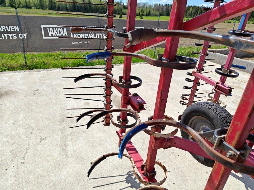 VM 450 cm, hydraulisesti taittuva, etulana ja jälkihara, katso video! - Борона пружинная: фото 5 VM 450 cm, hydraulisesti taittuva, etulana ja jälkihara, katso video! - Борона пружинная: фото 5