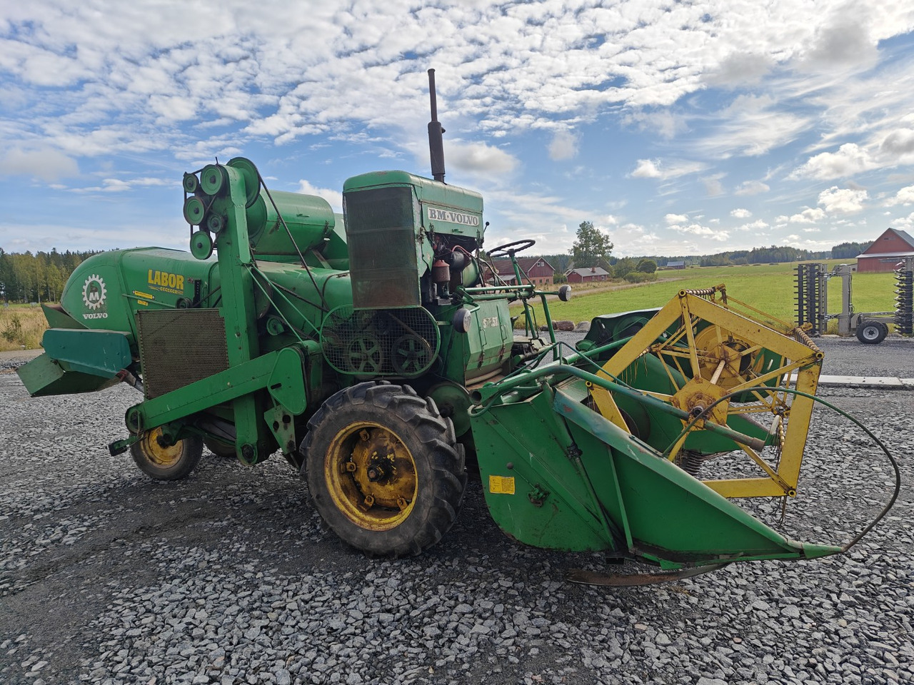 Volvo BM ST257 leikkuupuimuri työleveys 190cm, vaikka koeruutupuimuriksi, katso video! - Зерноуборочный комбайн: фото 3 Volvo BM ST257 leikkuupuimuri työleveys 190cm, vaikka koeruutupuimuriksi, katso video! - Зерноуборочный комбайн: фото 3