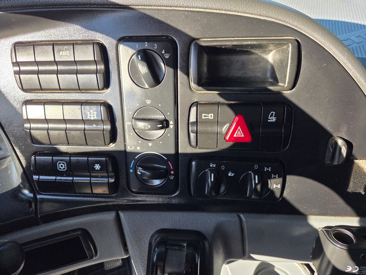 MERCEDES-BENZ - Грузовик-шасси: фото 5 MERCEDES-BENZ - Грузовик-шасси: фото 5