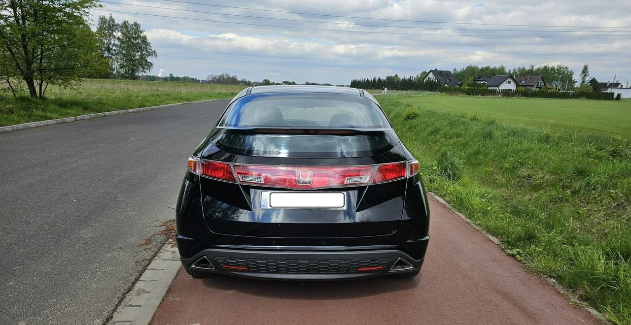 Honda Civic VIII bardzo ładna * pełnosprawna * - Хэтчбек: фото 5 Honda Civic VIII bardzo ładna * pełnosprawna * - Хэтчбек: фото 5