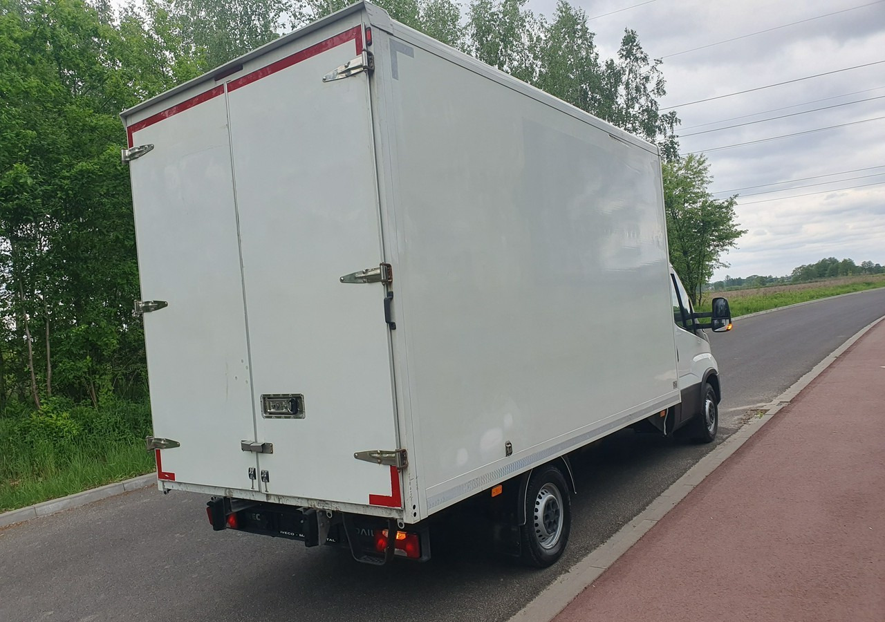Iveco 35 Daily 35S14 klima * 3 osobowy *nowy rozrząd * - Фургон с закрытым кузовом: фото 4 Iveco 35 Daily 35S14 klima * 3 osobowy *nowy rozrząd * - Фургон с закрытым кузовом: фото 4