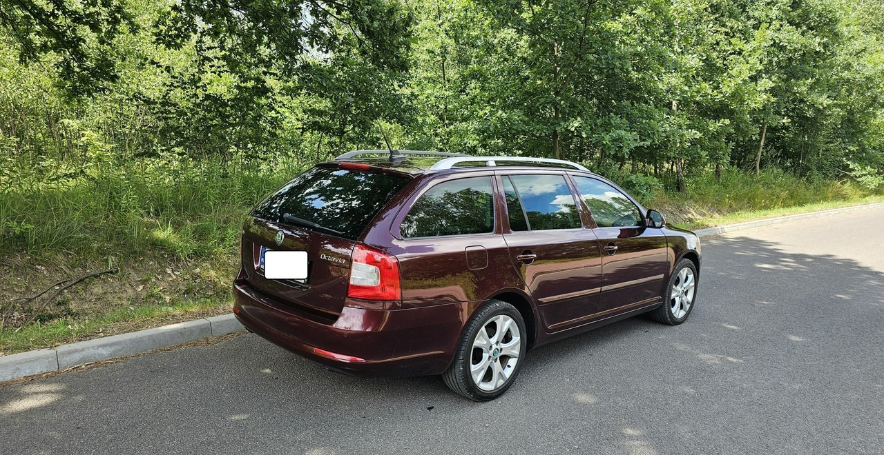 Skoda Octavia II bogate wyposażenie *niski przebieg*FV vat 23%* - Легковой автомобиль: фото 4 Skoda Octavia II bogate wyposażenie *niski przebieg*FV vat 23%* - Легковой автомобиль: фото 4
