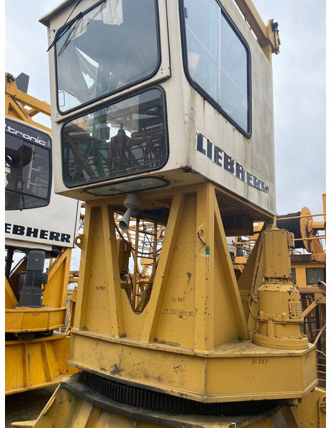 Liebherr 180EC-H10 - Башенный кран: фото 1 Liebherr 180EC-H10 - Башенный кран: фото 1