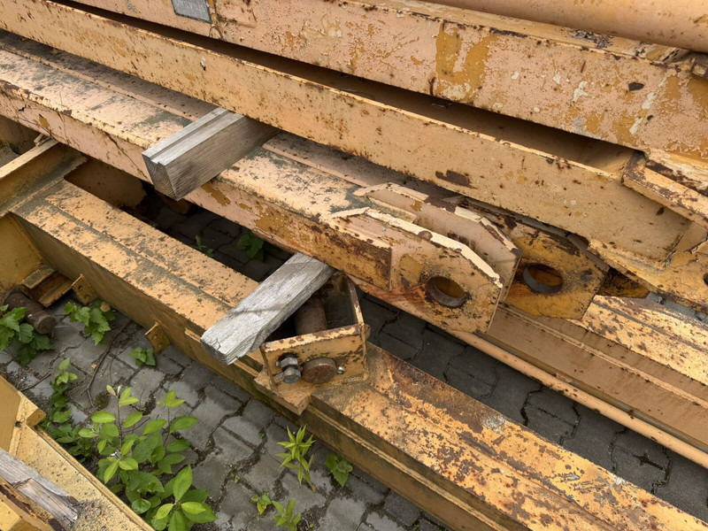 Liebherr 185/200HC Undercarriage 6x6 + 2x A block - Башенный кран: фото 4 Liebherr 185/200HC Undercarriage 6x6 + 2x A block - Башенный кран: фото 4