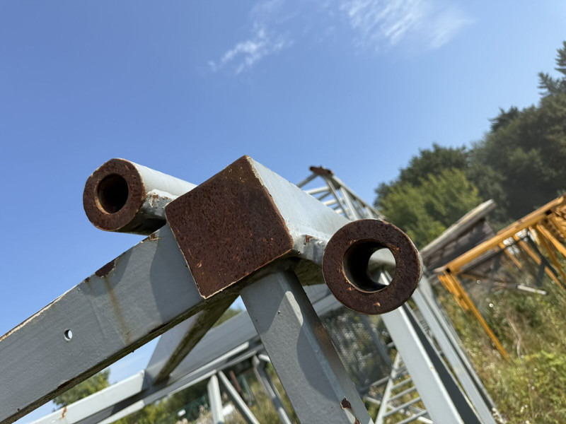 Liebherr 80HC 120HC 170HC towers + 120HC undercarriage - Башенный кран: фото 5 Liebherr 80HC 120HC 170HC towers + 120HC undercarriage - Башенный кран: фото 5