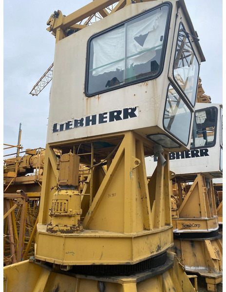 Liebherr 180EC-H10 - Строительная техника: фото 2 Liebherr 180EC-H10 - Строительная техника: фото 2