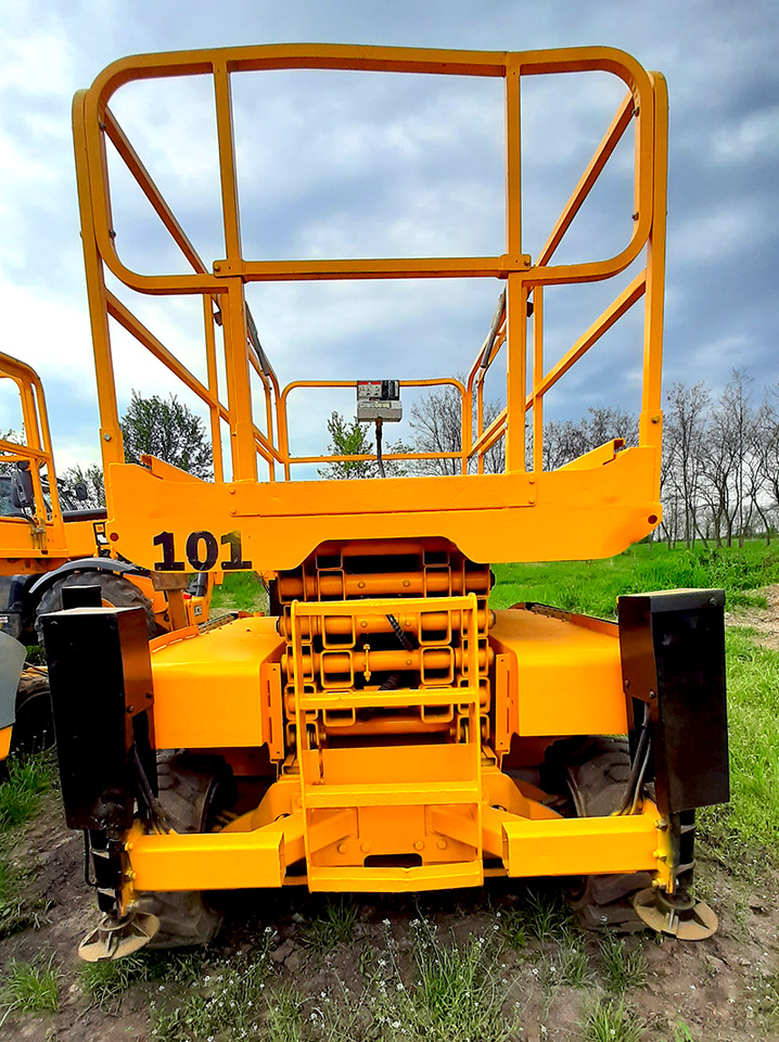 HAULOTTE Compact 12 DX - Ножничный подъемник: фото 4 HAULOTTE Compact 12 DX - Ножничный подъемник: фото 4