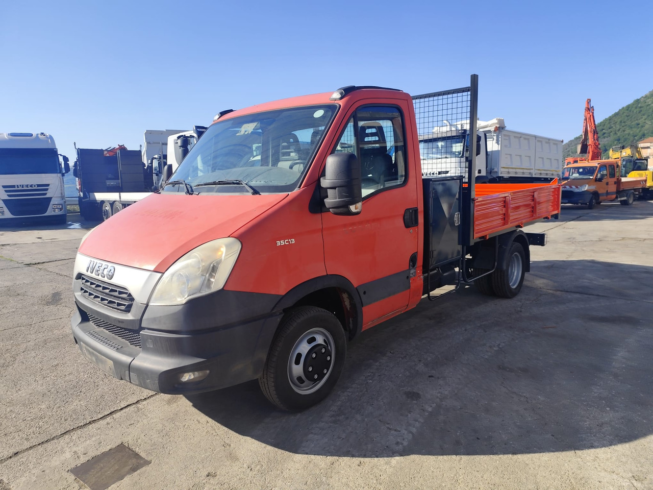 Малотоннажный самосвал IVECO DAILY 35C13: фото 27