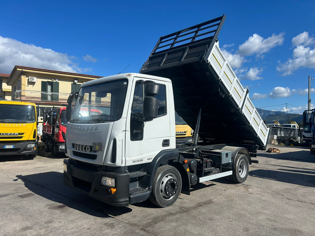 IVECO EUROCARGO 120E25 - Самосвал: фото 1 IVECO EUROCARGO 120E25 - Самосвал: фото 1