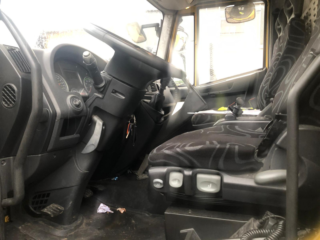 IVECO EUROCARGO 120E28P - Грузовик-шасси: фото 3 IVECO EUROCARGO 120E28P - Грузовик-шасси: фото 3