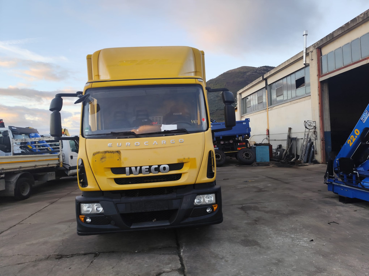 IVECO EUROCARGO 120E28P - Грузовик-шасси: фото 5 IVECO EUROCARGO 120E28P - Грузовик-шасси: фото 5