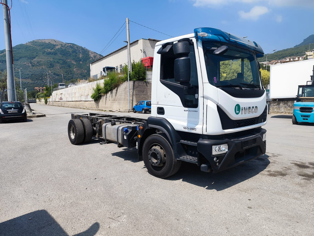 IVECO EUROCARGO 160-280 - Грузовик с закрытым кузовом, Автоманипулятор: фото 1 IVECO EUROCARGO 160-280 - Грузовик с закрытым кузовом, Автоманипулятор: фото 1