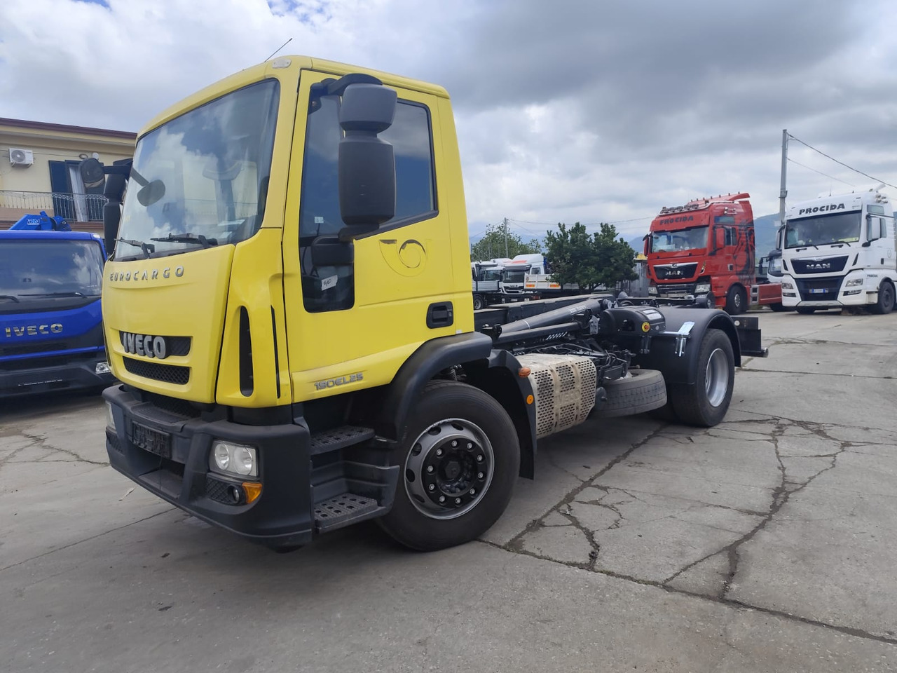 IVECO EUROCARGO 190EL25 - Крюковой мультилифт: фото 1 IVECO EUROCARGO 190EL25 - Крюковой мультилифт: фото 1