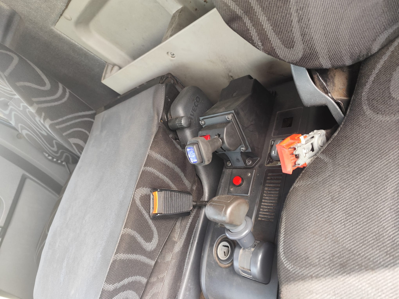 Автоманипулятор, Самосвал IVECO EUROCARGO 190EL28: фото 20 Автоманипулятор, Самосвал IVECO EUROCARGO 190EL28: фото 20