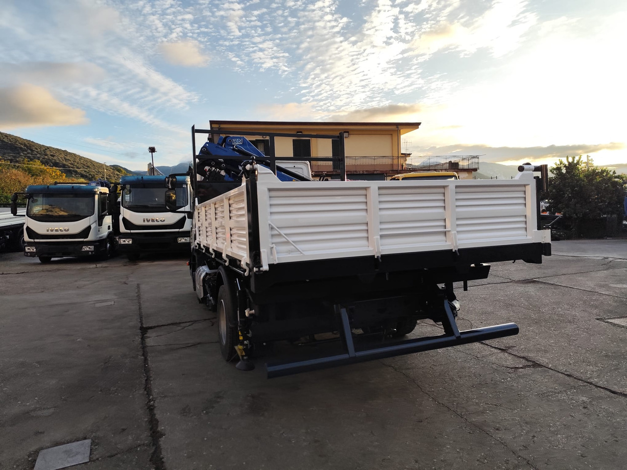 Автоманипулятор, Самосвал IVECO EUROCARGO 80-210: фото 42 Автоманипулятор, Самосвал IVECO EUROCARGO 80-210: фото 42