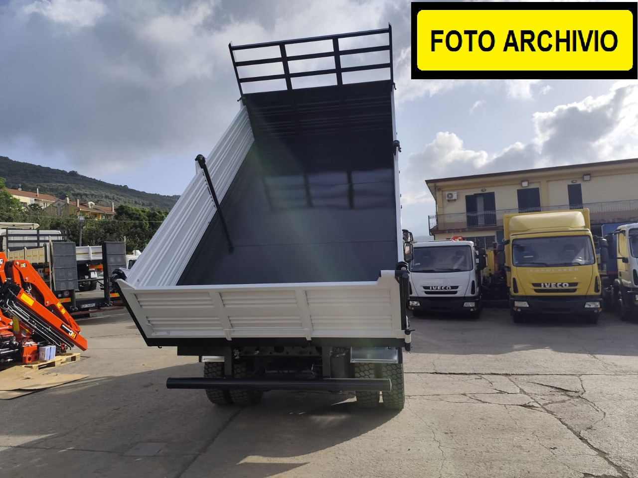 IVECO EUROCARGO ML140E18 - Самосвал: фото 3 IVECO EUROCARGO ML140E18 - Самосвал: фото 3