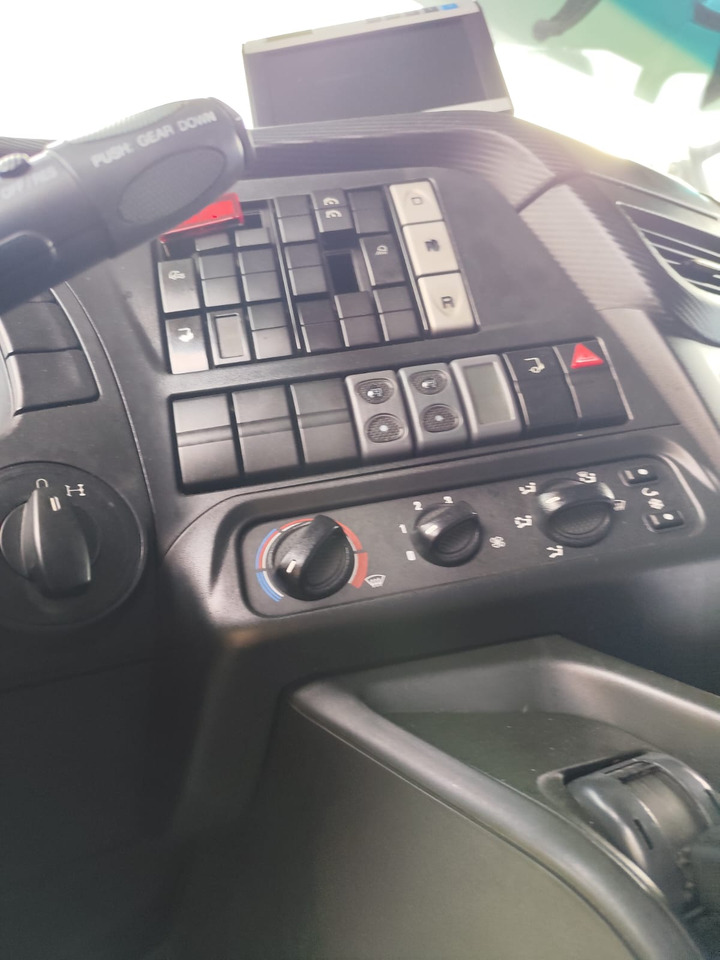 IVECO STRALIS 190S31 - Крюковой мультилифт: фото 5 IVECO STRALIS 190S31 - Крюковой мультилифт: фото 5