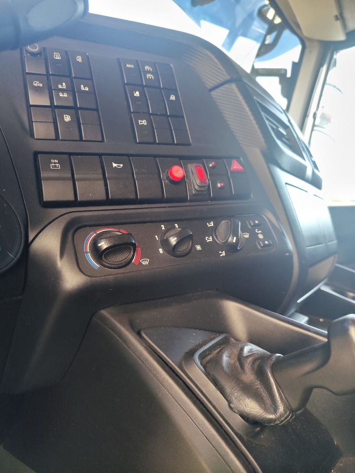 IVECO STRALIS AD 260S31 XP - Грузовик-шасси: фото 4 IVECO STRALIS AD 260S31 XP - Грузовик-шасси: фото 4