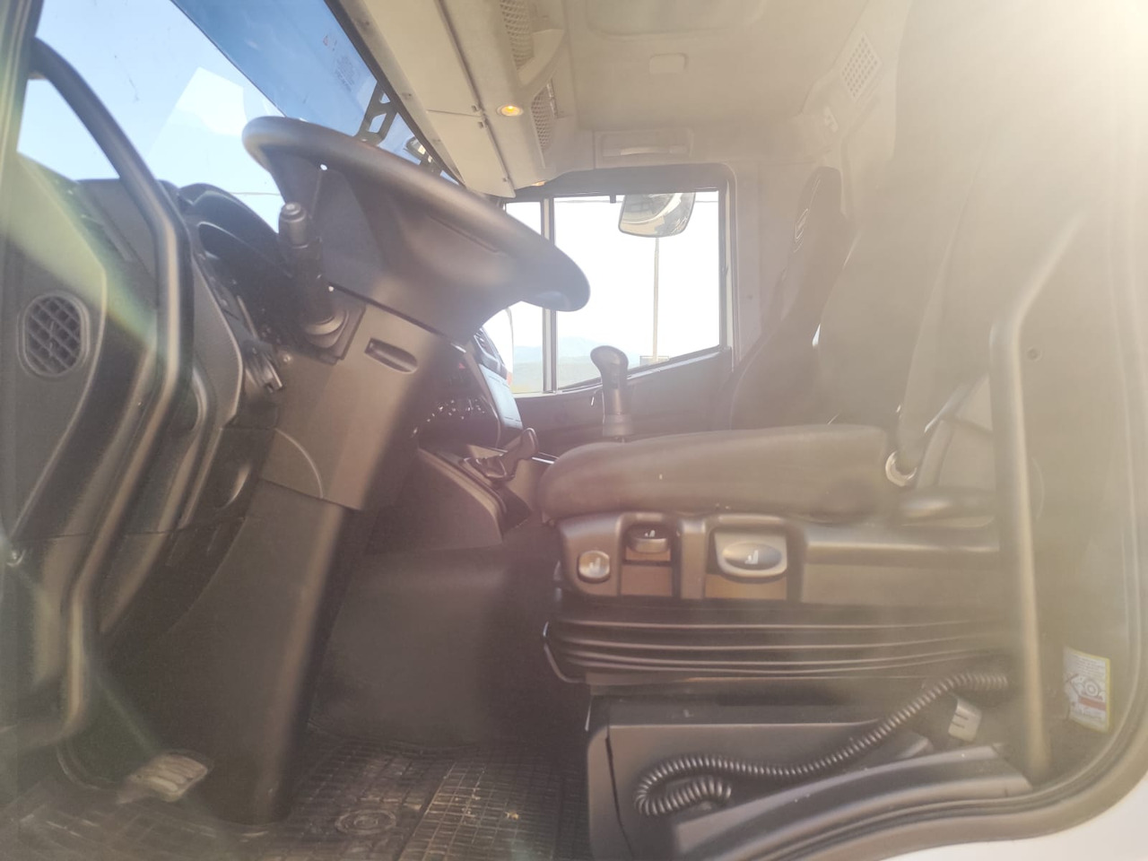 IVECO STRALIS AD 260S31 XP - Грузовик-шасси: фото 2 IVECO STRALIS AD 260S31 XP - Грузовик-шасси: фото 2